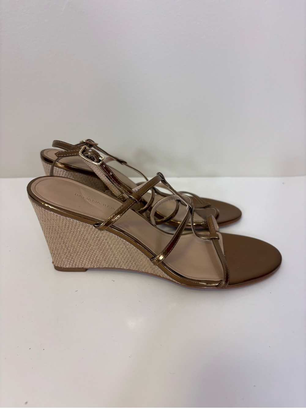 Banana Republic Bronze Metallic Strappy Wedge Sandals 7